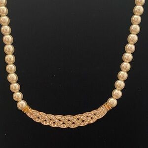 Vintage 60's Faux Pearl Choker Necklace. Crystal & Gold Tone.
